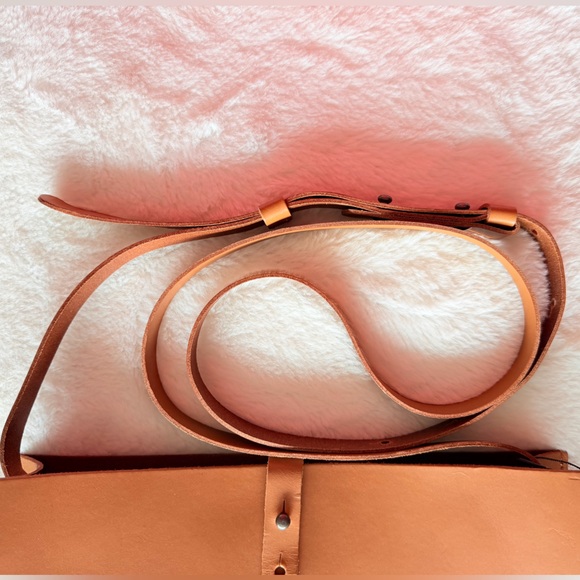 Eileen Fisher Vegetable Tanned Italian Leather Crossbody Tote Bag - Picture 15 of 15